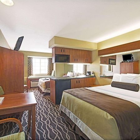 Hotel Super 8 By Wyndham San Antonio Downtown Ne Exterior foto